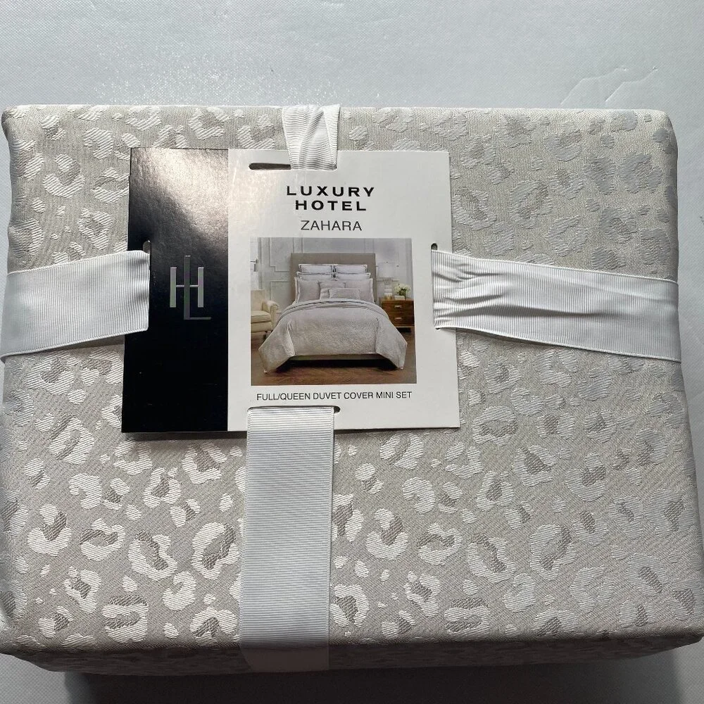 NEW Luxury Hotel Zahara Duvet Mini Set Full/Queen Polyester Neutral